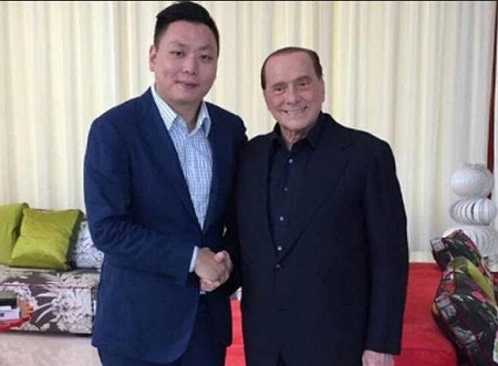 看点6：只会演喜剧是对他们最大的误解沈腾马丽动人演技狠戳泪点沈腾作为长在笑点上的男人，这次却狠狠戳中了观众的泪点，把独自一人在月球的孤独感演绎得淋漓尽致